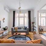 Style & Harmony In The Absolute Center Of *
