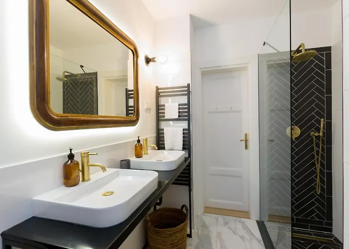 Appartement Style & Harmony In The Absolute Center Of