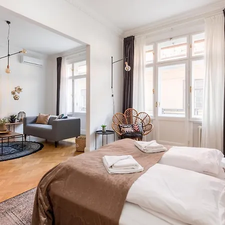 Style & Harmony In The Absolute Center Of Appartement